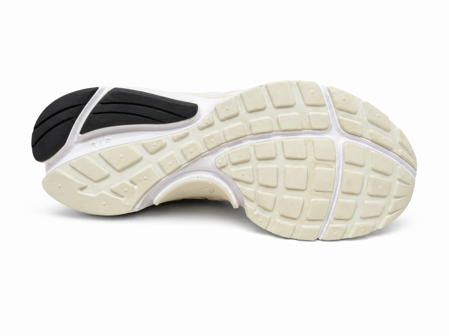 Nike Men's White Casual Shoes | Lightweight Comfortable Everyday Sneakers