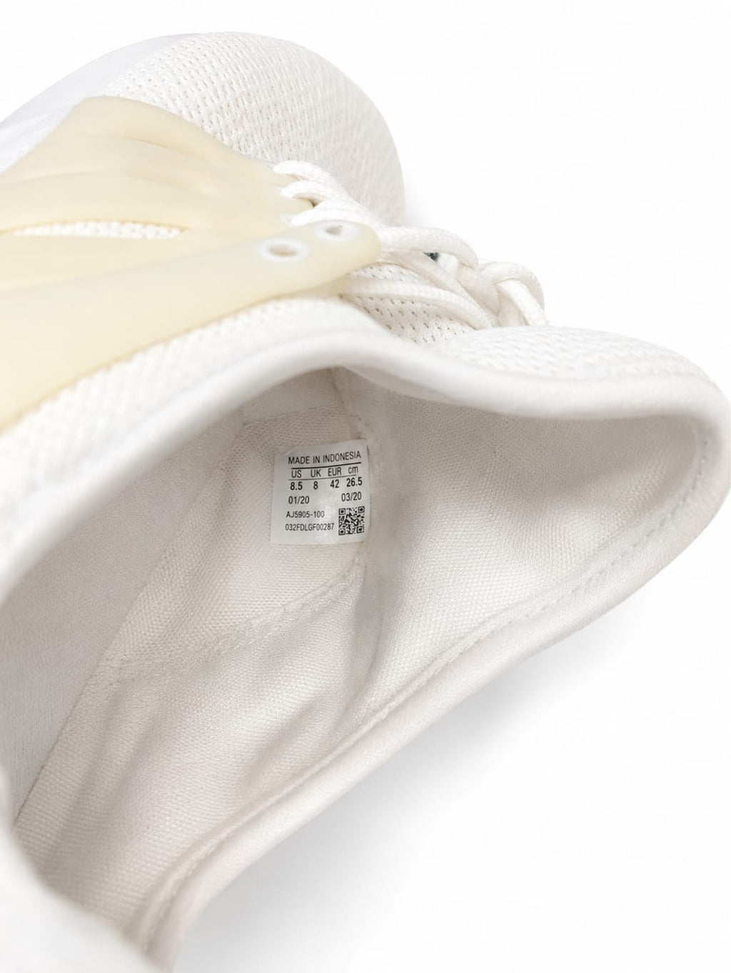 Nike Men's White Casual Shoes | Lightweight Comfortable Everyday Sneakers