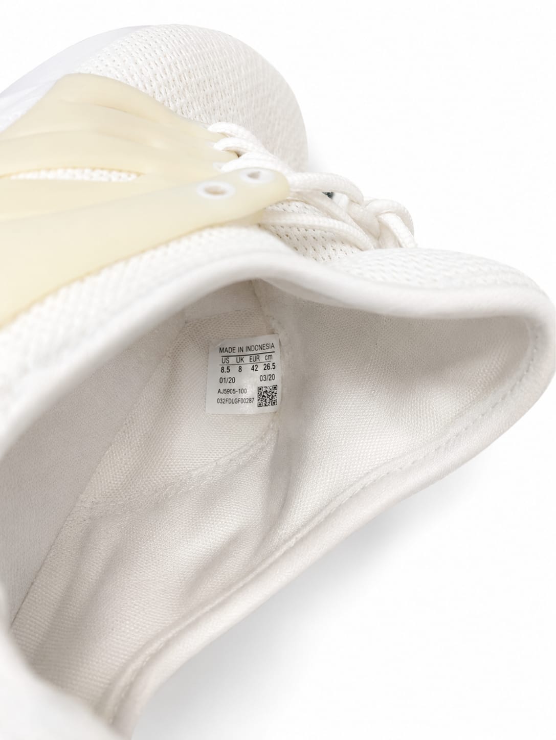 Nike Men's White Casual Shoes | Lightweight Comfortable Everyday Sneakers
